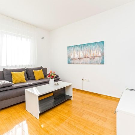 Summer Breeze Pool Apartments Novalja Room photo