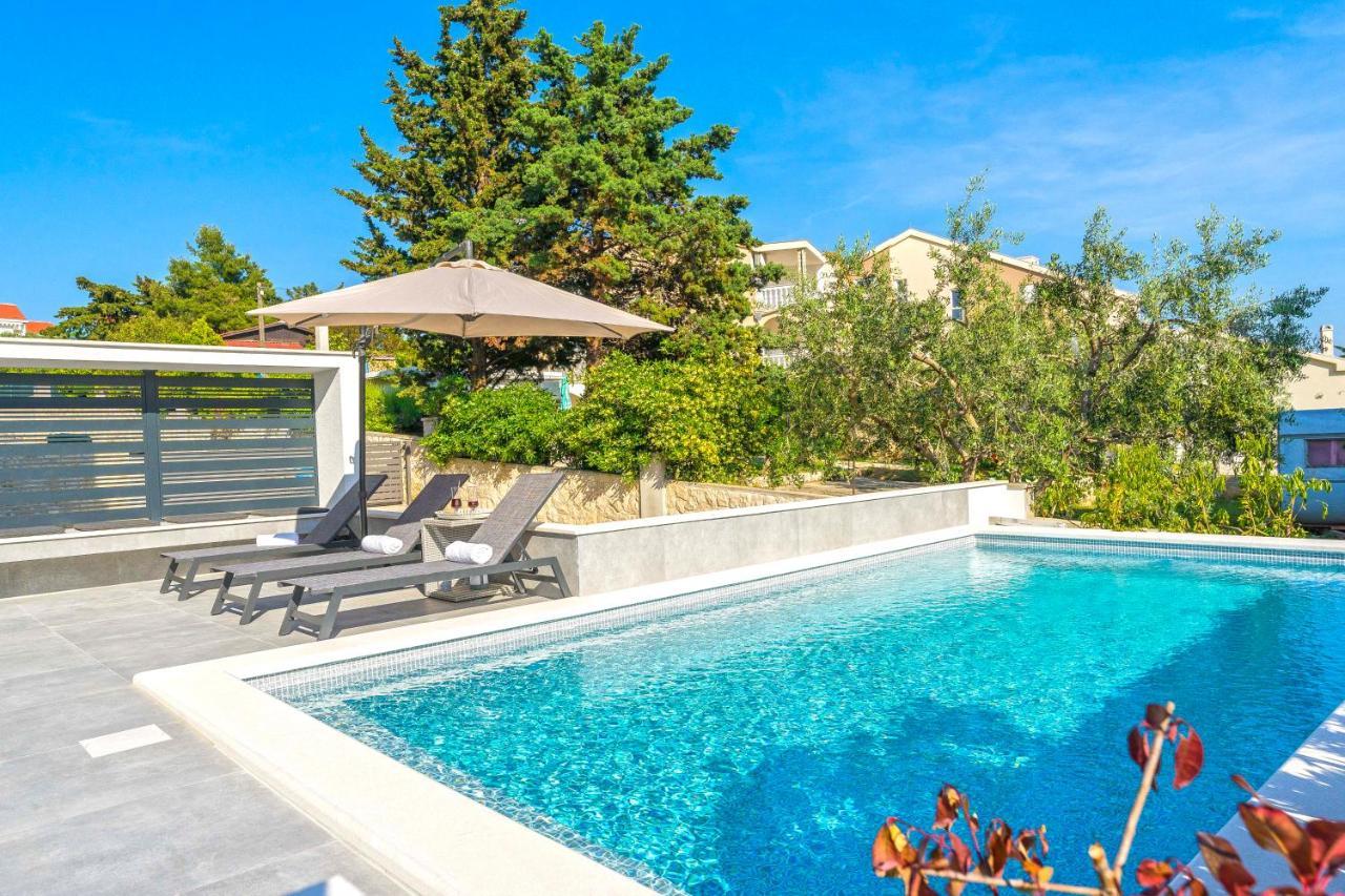 Summer Breeze Pool Apartments Novalja Exterior photo