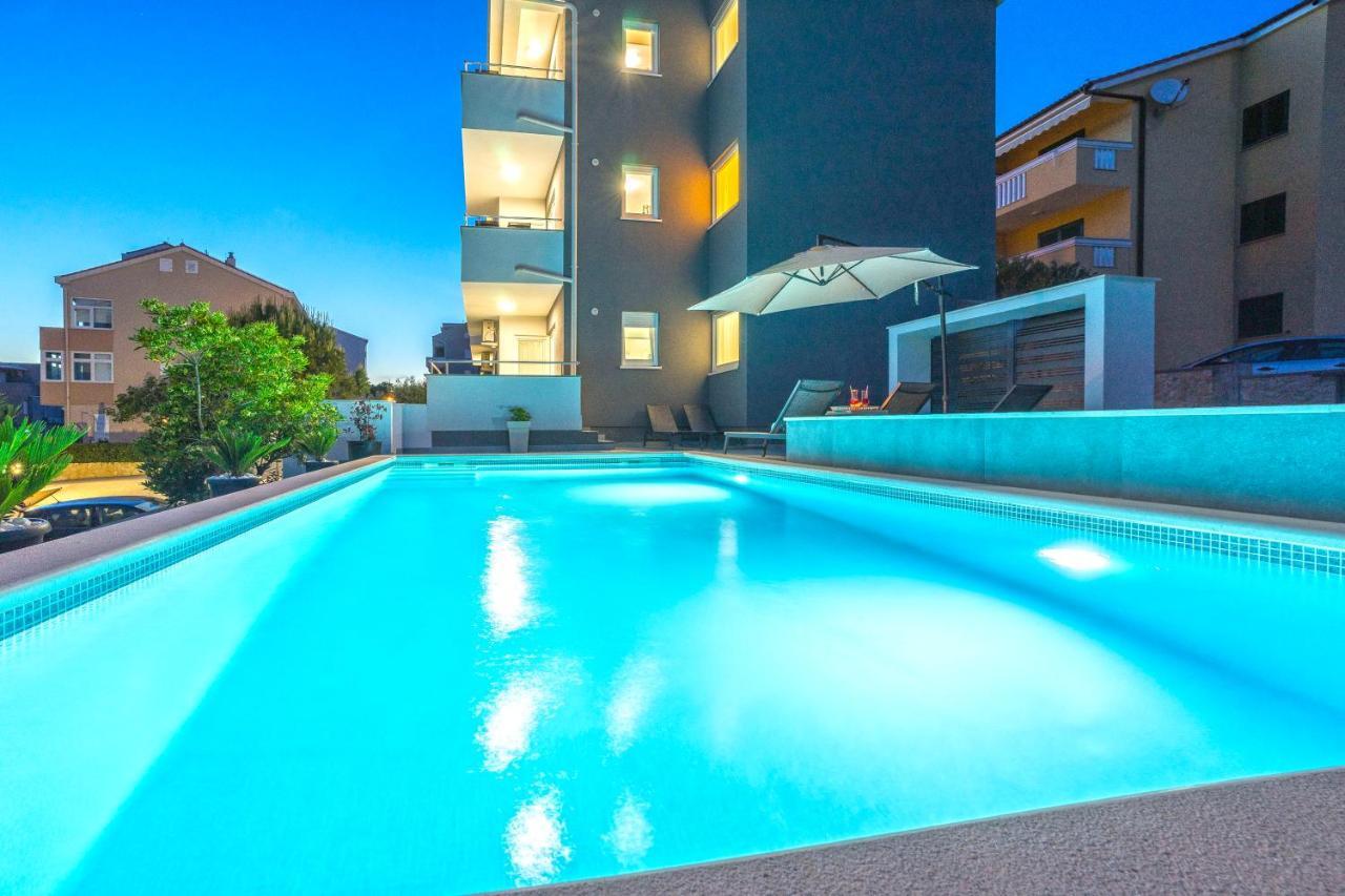 Summer Breeze Pool Apartments Novalja Exterior photo