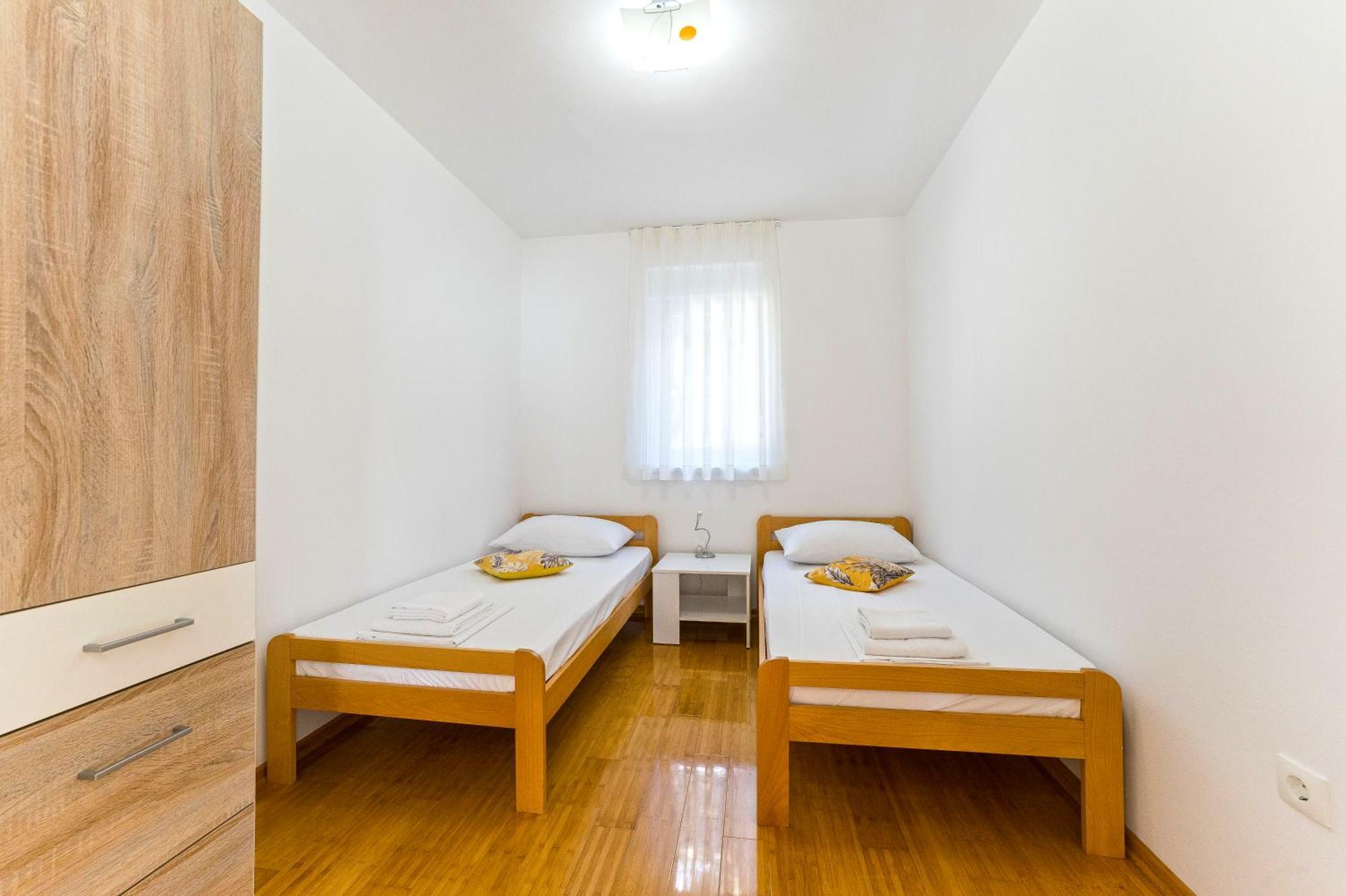 Summer Breeze Pool Apartments Novalja Room photo